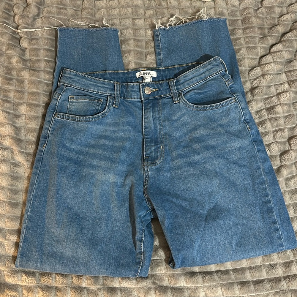Forever 21 straight leg blue jeans